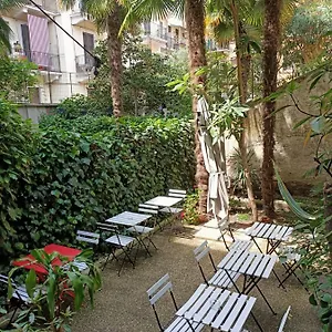 https://la-casa-della-zia.it-lombardy.com